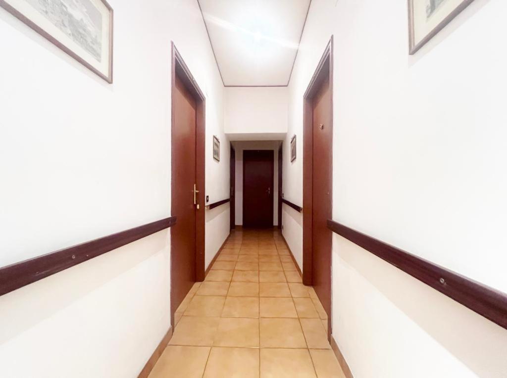 B&B Vaticanrooms ローマ エクステリア 写真